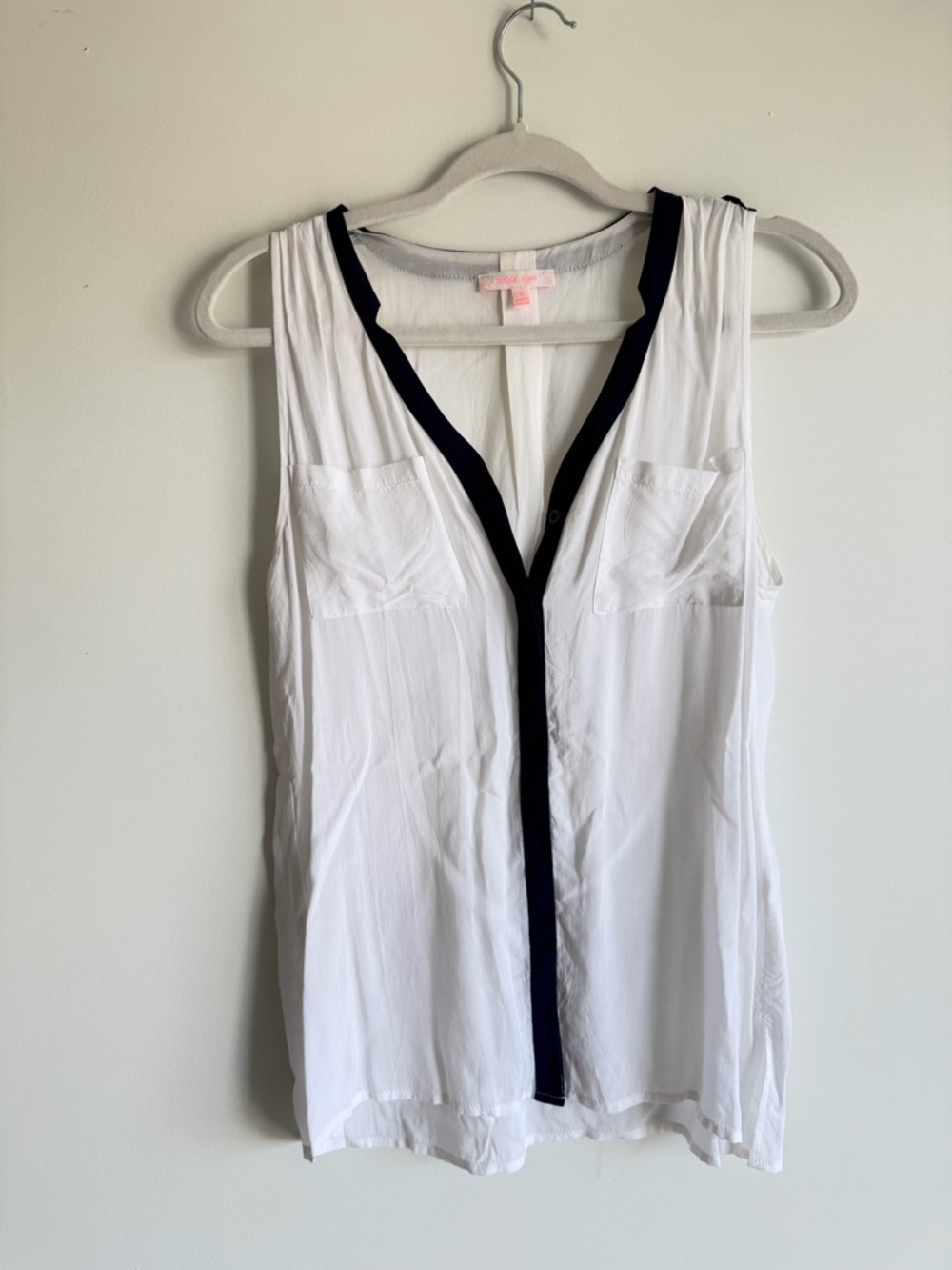 Sugar Rain Sleeveless Blouse | White w/ Navy Trim | V-Neck | Size Small